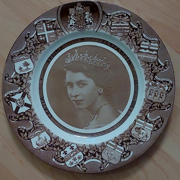 Clarice Cliff Other - Clarice Cliff Royal Staffordshire Queen Elizabeth II Coronation Plate 1953